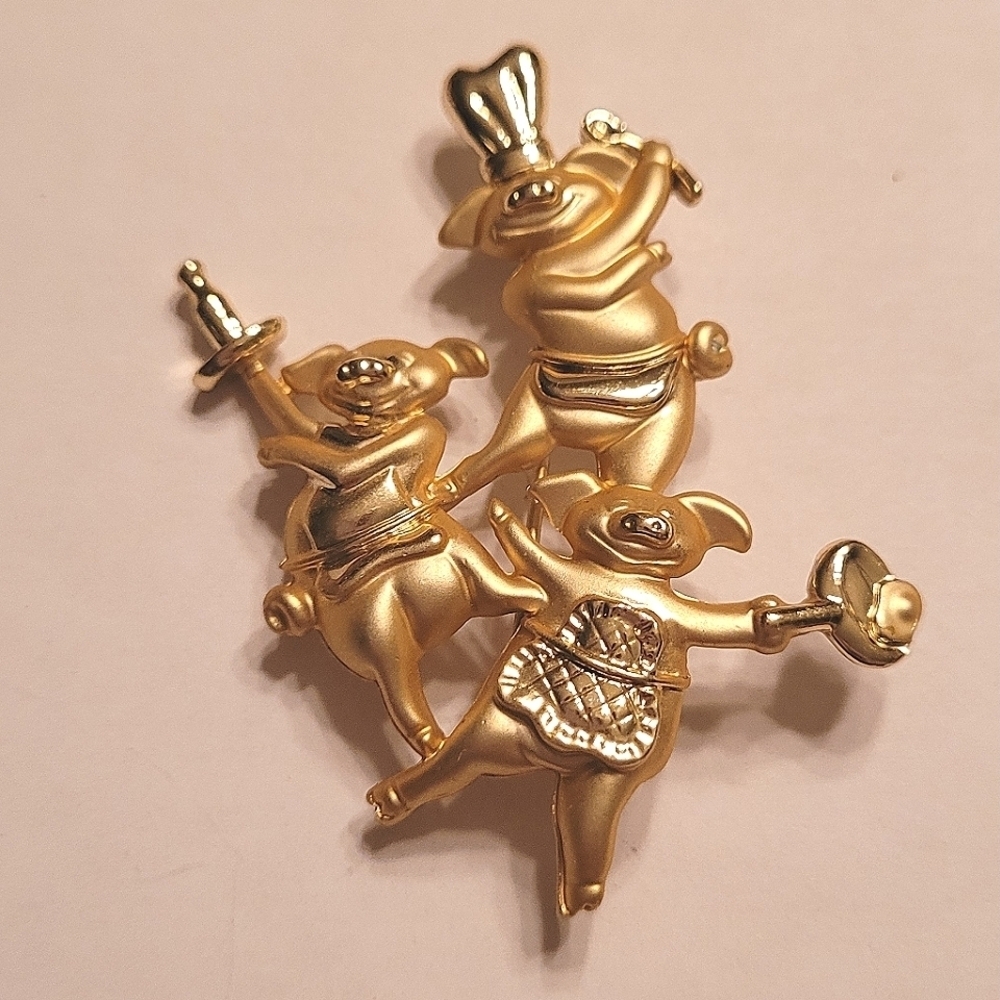 Vintage AJC Jewelry Gold Tone Three Little Pigs Chef Brooch Pin Whimsical